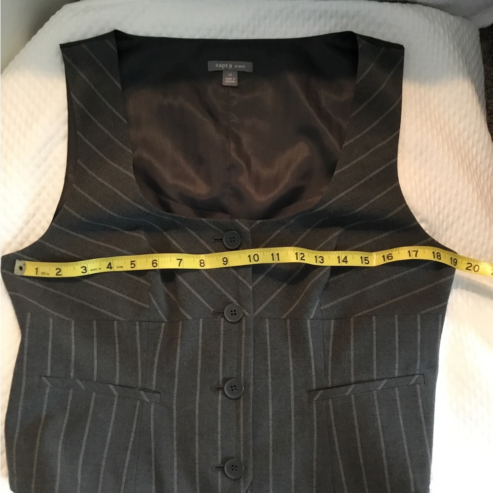 Vest - Picture 10 of 11